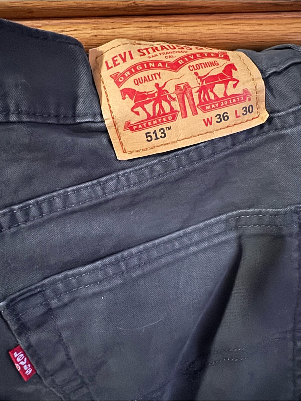 Levi's 513 Slim Straight Jeans in Charcoal Black